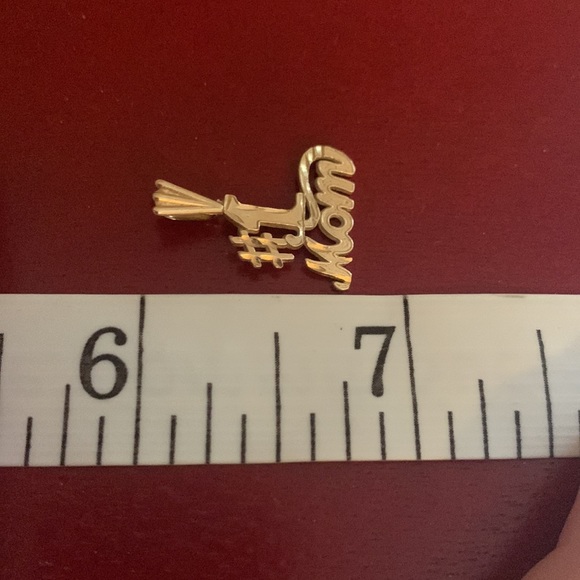 Vintage 14K Gold Mom Charm - Picture 6 of 6